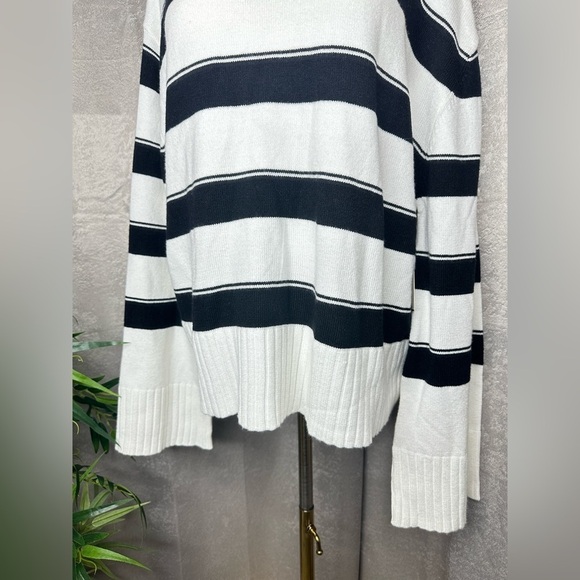 NWT Laundry By Shelli Segal Oversized Turtle Neck Stripe Print Sweater Sz M - Picture 6 of 11